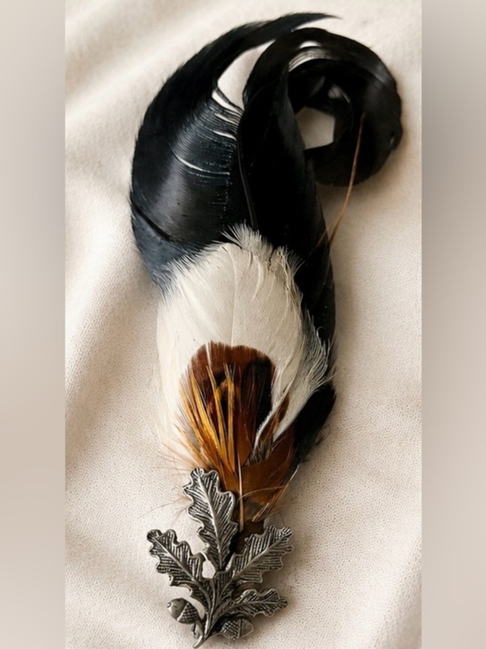 🪶German Gamsbart handcrafted hunting Real Feather Brooch w/ Pewter Oak Leaf pin🍂